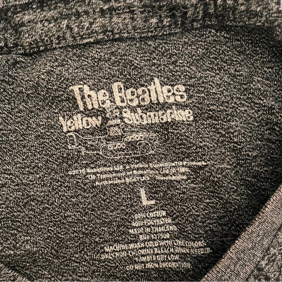 THE BEATLES Women's Gray Yellow Submarine Short Sleeve T‎ Shirt Large | EUC - Picture 4 of 5